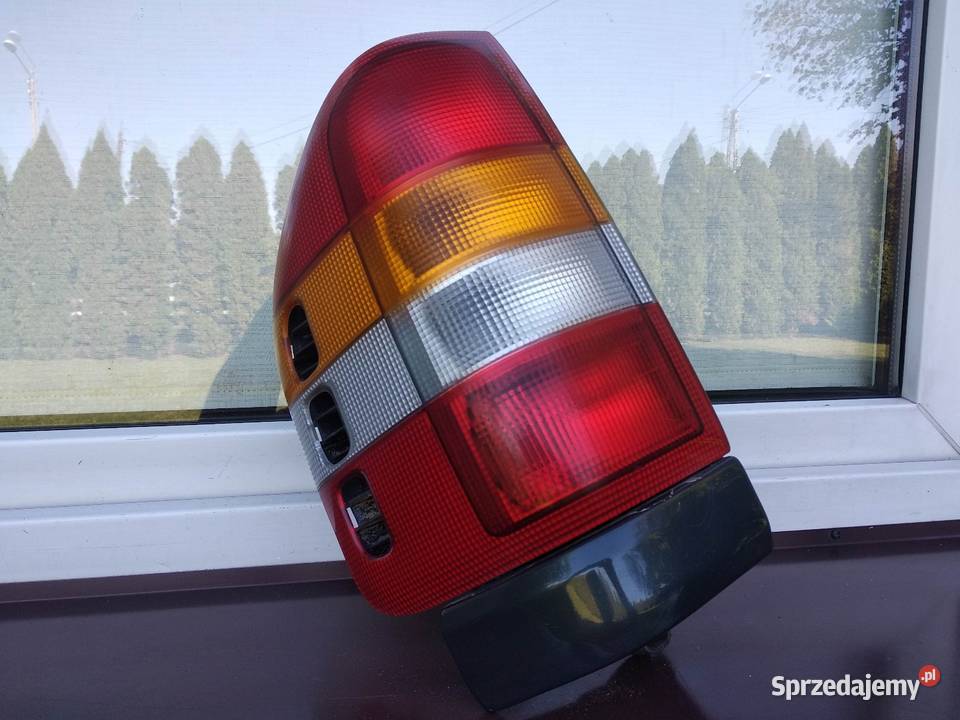 Opel Frontera B lampa tył tylna lewa wkład osobowe Sieradz