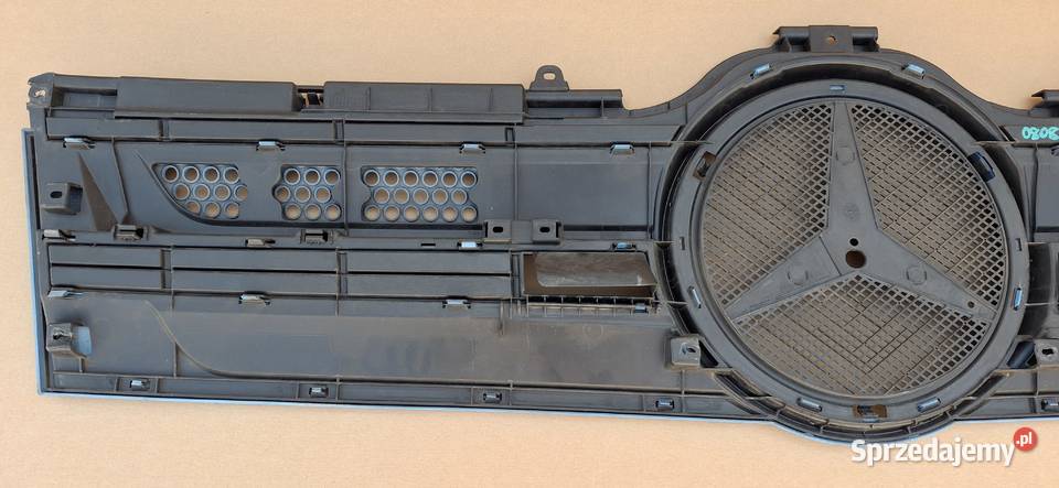 MERCEDES ACTROS MP4 GRILL ATRAPA CHŁODNICY ciężarowe Bieleń sprzedam