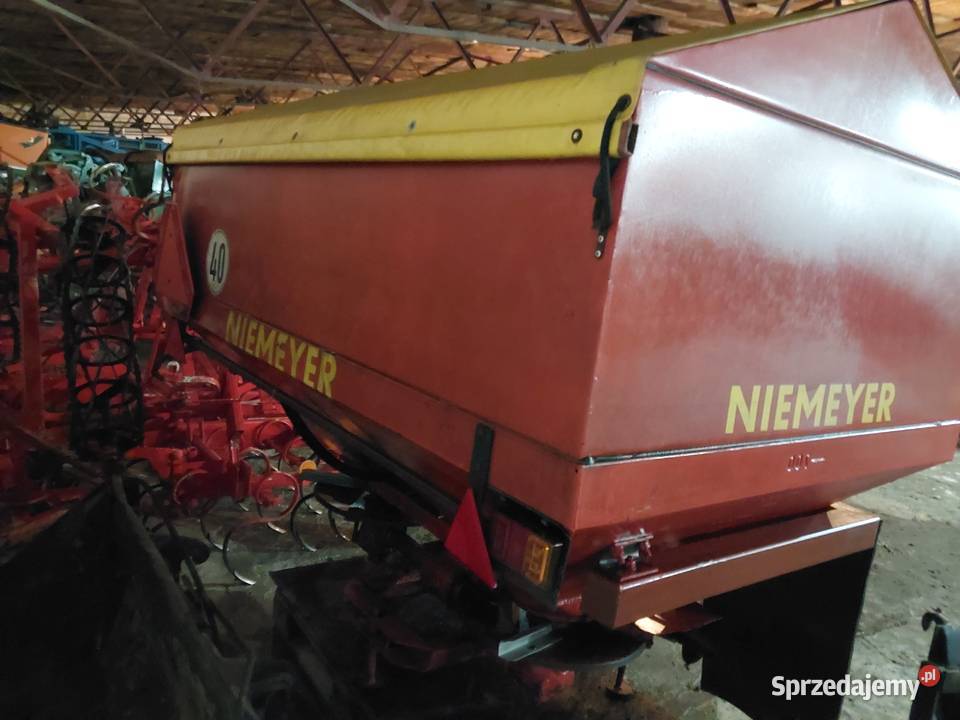 Rozsiewacz do nawozu nieuszkodzony dolnośląskie Oleśnica