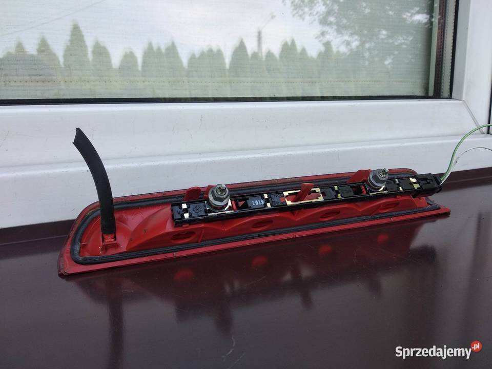 Peugeot 308 T7 hatchback 3 trzecia lampa światło Sieradz