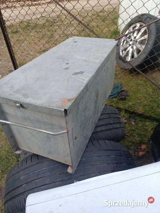 Skrzynka ocynkowana na akumulator Obudowy Zelewo sprzedam