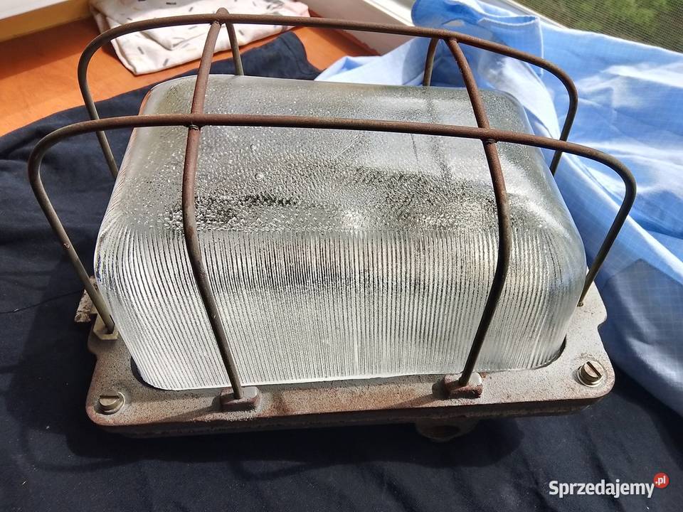 Stara mocna lampa POLAM WILKASY czasy PRLu IP56 mazowieckie