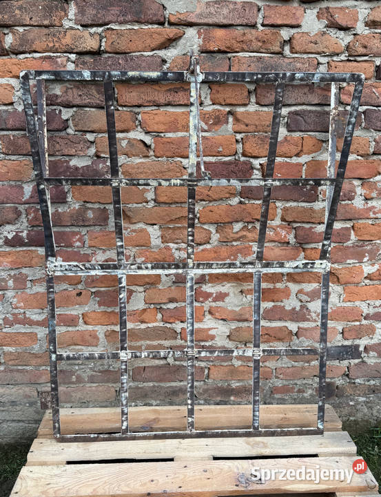 PIĘKNE STARE OKNO METALOWE 132 X 102 UCHYLNE Bielawa