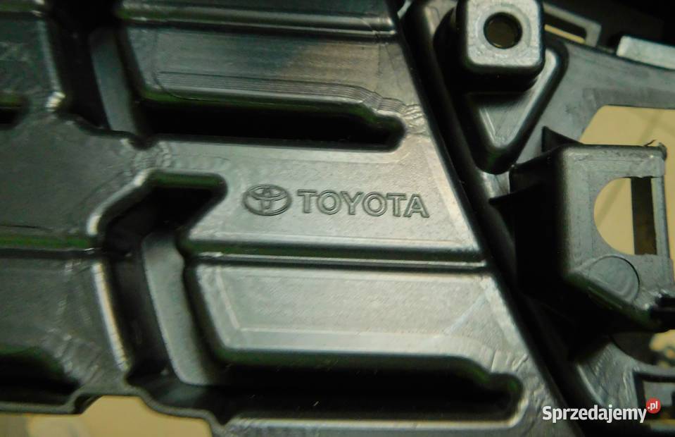 TOYOTA YARIS CROSS gril atrapa grila i płyta małopolskie Tarnów