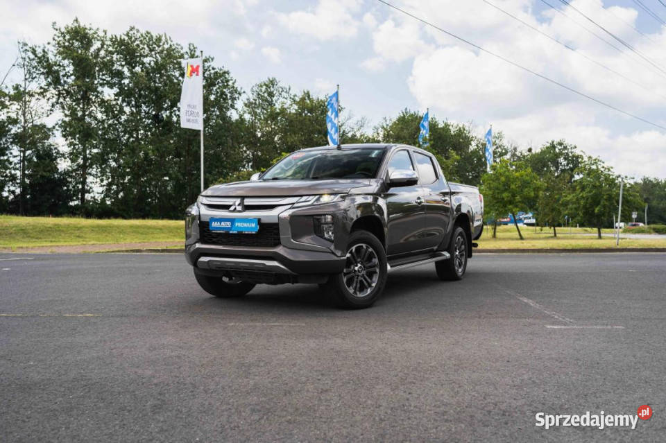 Mitsubishi L200 22 DID światła przeciwmgielne Zabrze