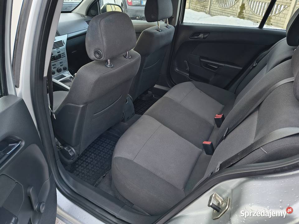 Opel Astra H 16 115 2011 Glinnik