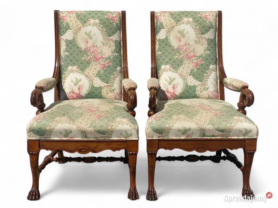 Dwa rzeźbione fotele trony na lwich łapach