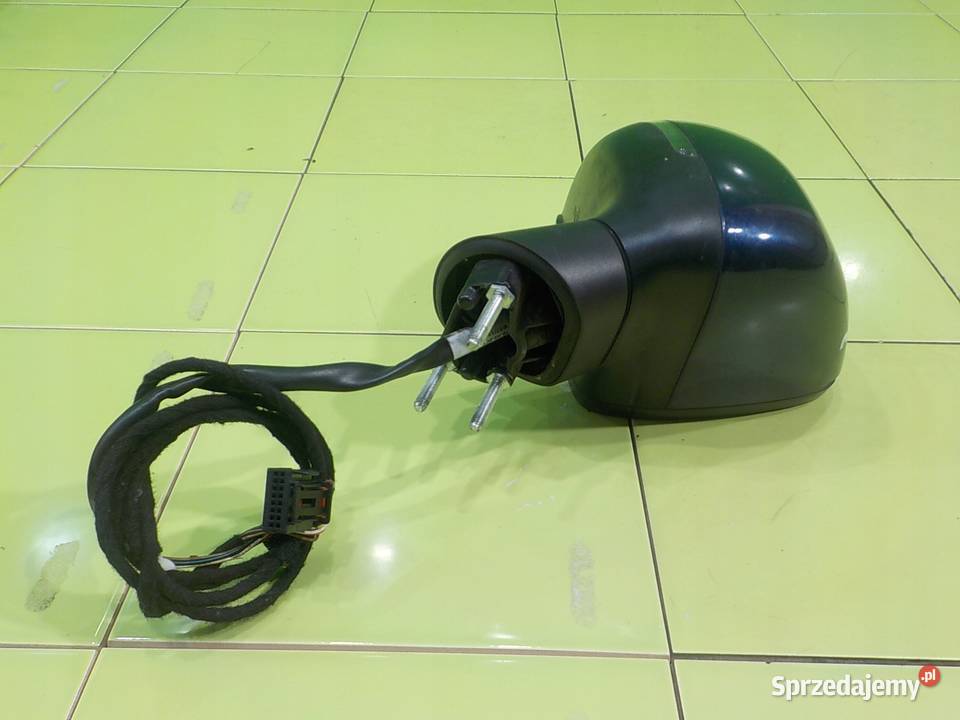 AUDI A1 8X 12 TFSI 11r 3D lusterko prawe 021120 Suków