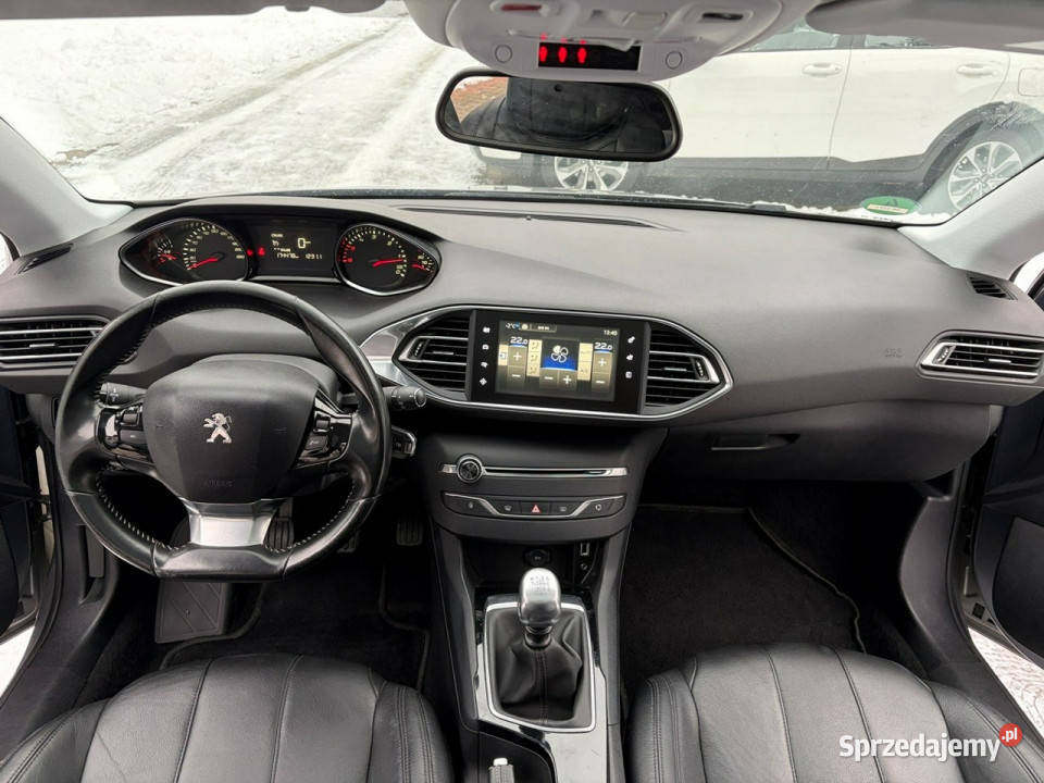 Peugeot 308 SW 16 HDI 120 Skóry Panorama dach Rok produkcji 2015 mazowieckie Lipówki sprzedam