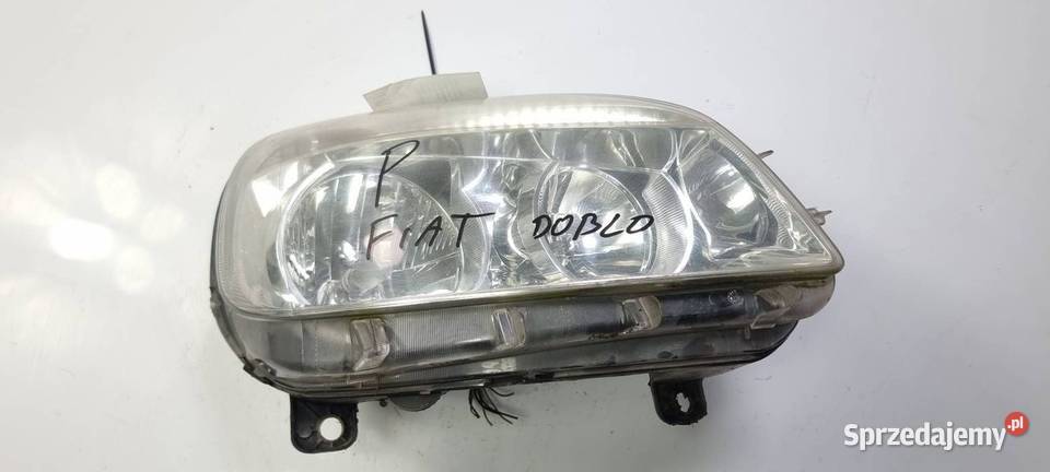 LAMPA PRAWA PRZÓD FIAT DOBLO