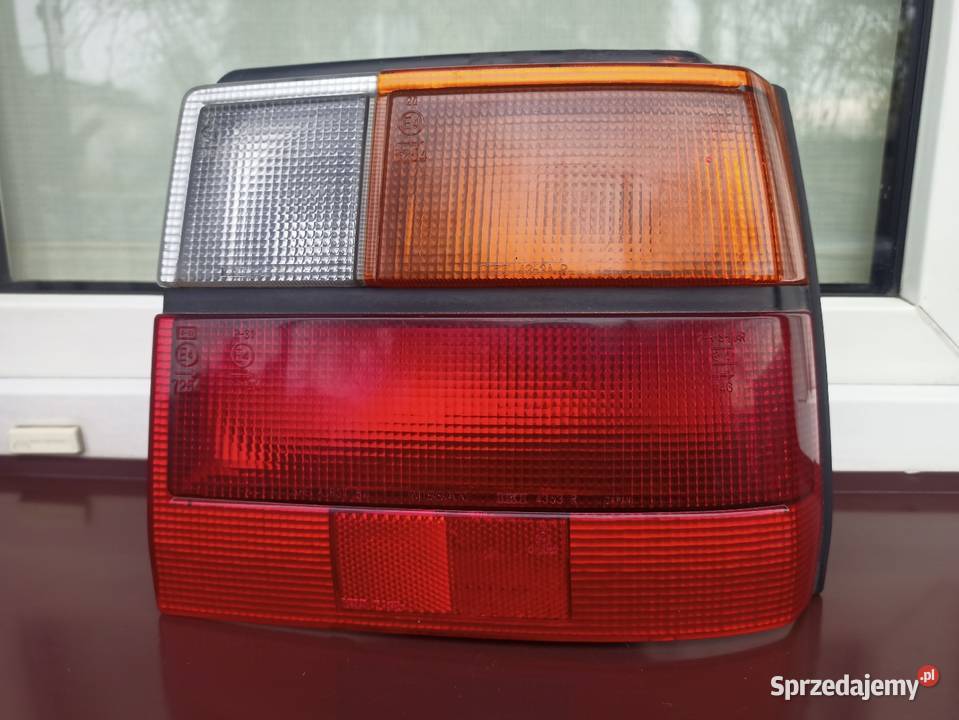 Nissan Micra K10 lampa tył tylna prawa osobowe Lampy tylne Sieradz sprzedam