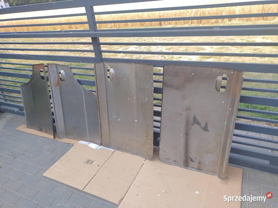 Poszycia drzwi Fiat 125p komplet stare leżaki