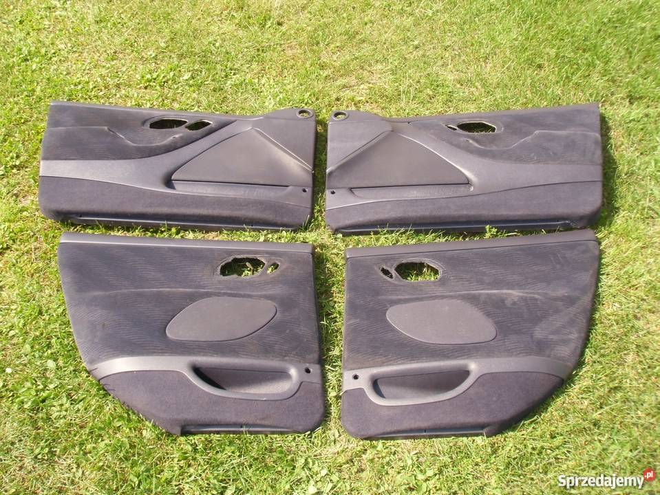 Ford Mondeo Sedan tapicerka kanapa boczki stan