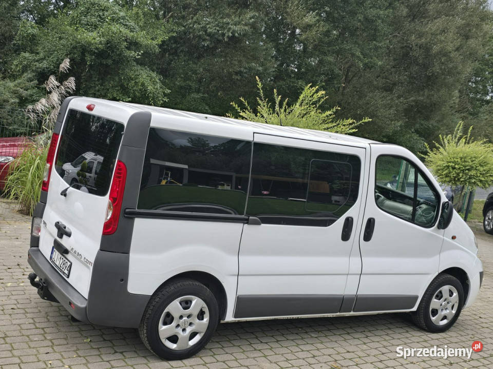 Opel Vivaro 20 dCi 8osobowy Bezwypadkowy ZADBANY centralny zamek Skępe