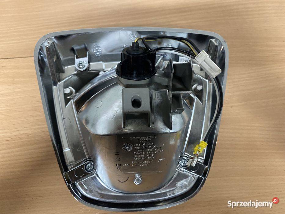 Piaggio Vespa Primavera Lampa Tył TYLNA Sprint Poznań sprzedam