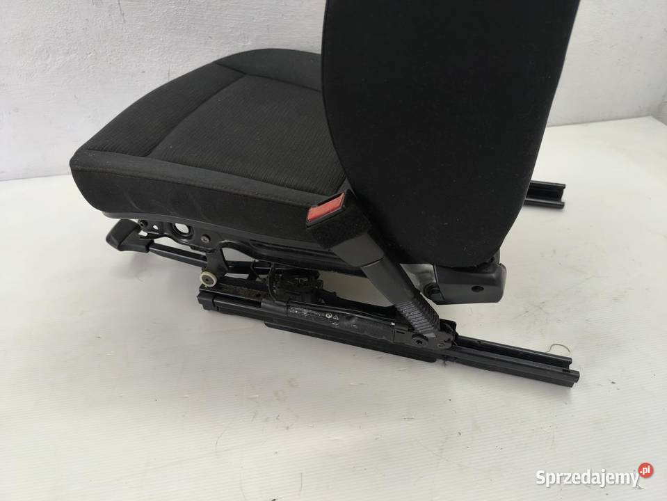 FOTEL PRAWY PRZÓD BMW 1 E87 LIFT osobowe