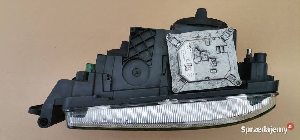 IVECO STRALIS EUROCARGO REFLEKTOR PRAWY LAMPA