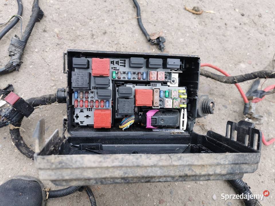 opel corsa d wiązka instalacja puszka Międzychód