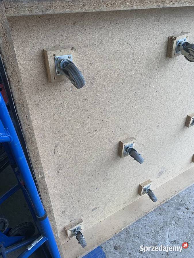 Ruchomy Podest pod ekspozycję wystawa podium Sklep Wierzbna sprzedam