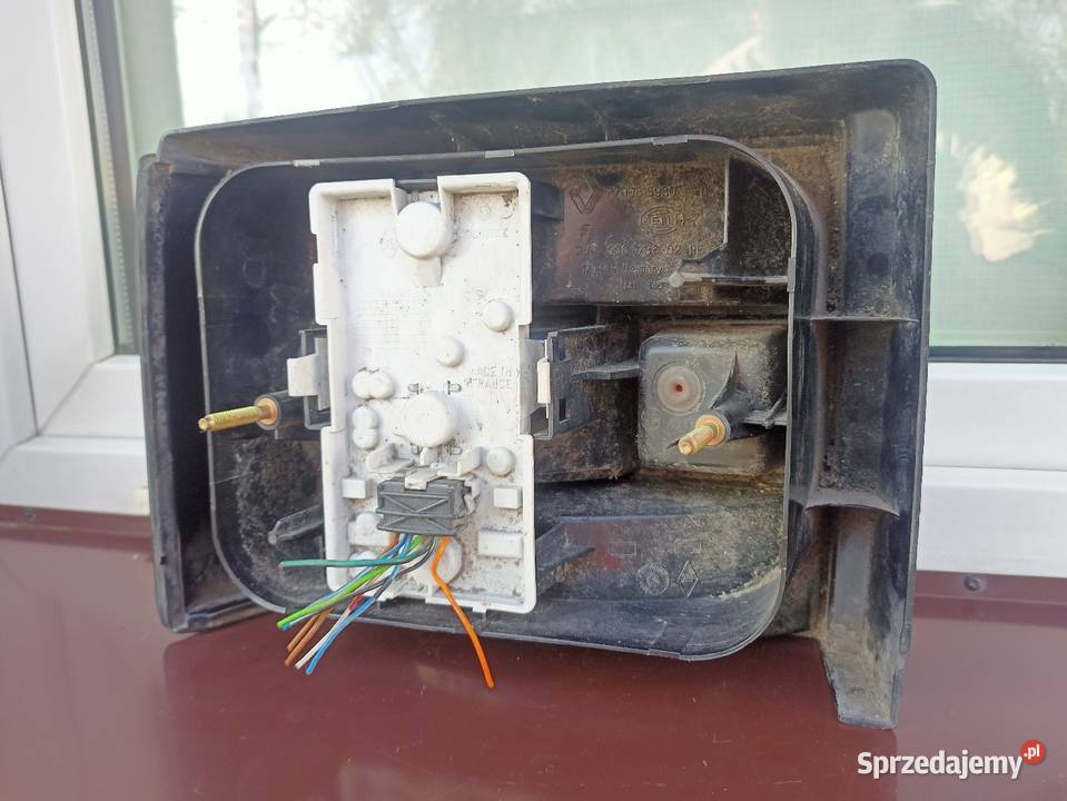 Renault 19 PH2 lampa tył tylna prawa wkład Lampy tylne Sieradz