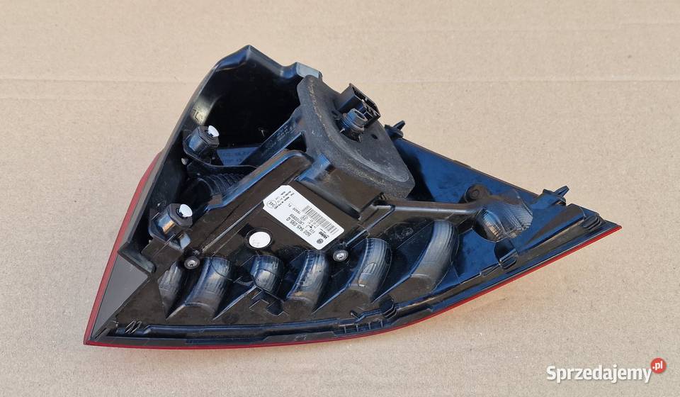 VW GOLF 7 VII HB LAMPA TYŁ LEWA 5G0945095Q Bieleń