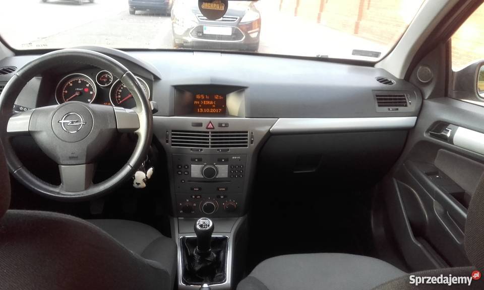 Wutam sprzedam opla astre uszkodzona wsrte 19000cm3 Warszawa