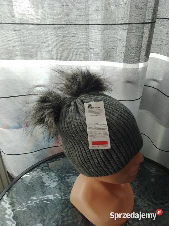 Czapka damska dwa pompony Dla kobiet