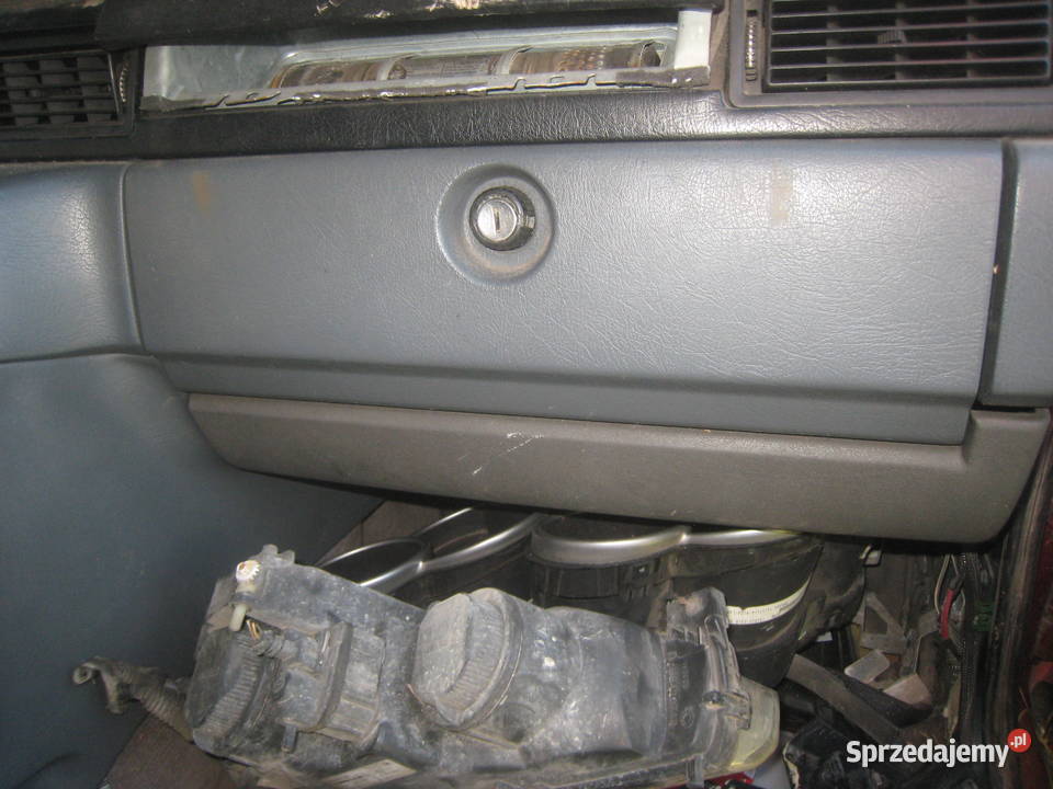 Schowek przed pasażerem klapa zamek Volvo 940 małopolskie