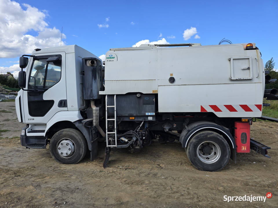 Zamiatarka RENAULT Midlum 2012 r 105 731 Pozostałe Czarne