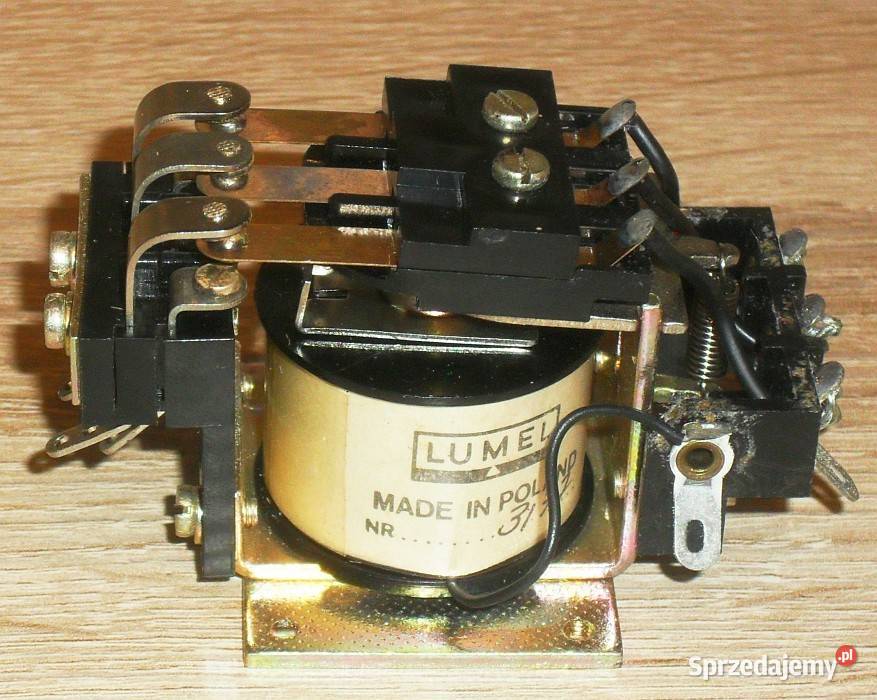 Przekaźnik RU410 5 A 220 V cewka 220 VDC LUMEL Gliwice