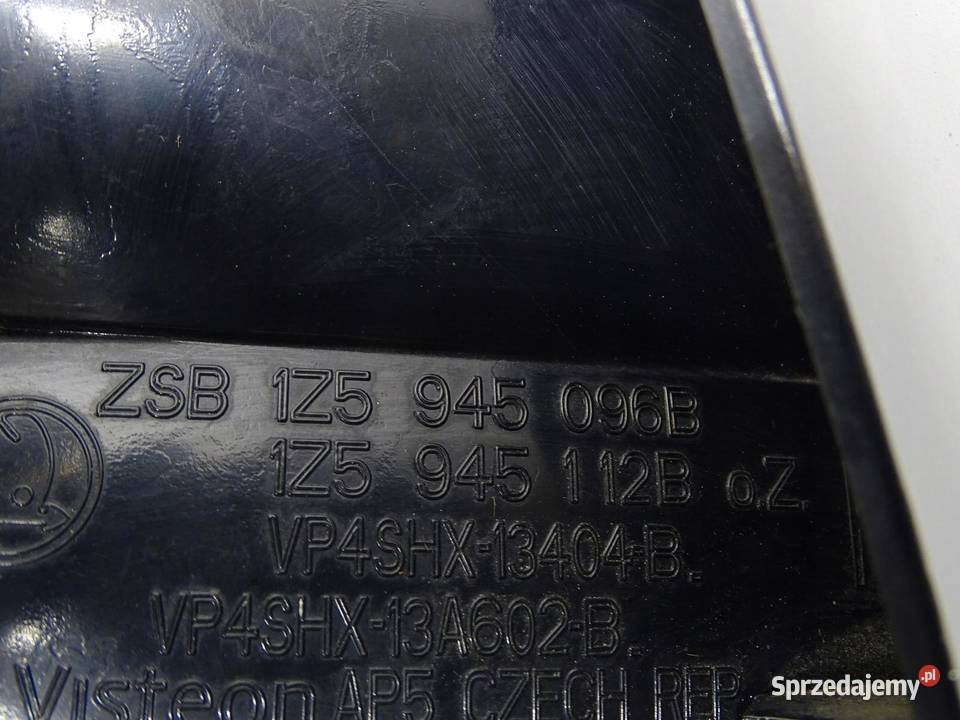 LAMPA PRAWY TYŁ PRAWA TYLNA 1Z5945096B SKODA osobowe sprzedam