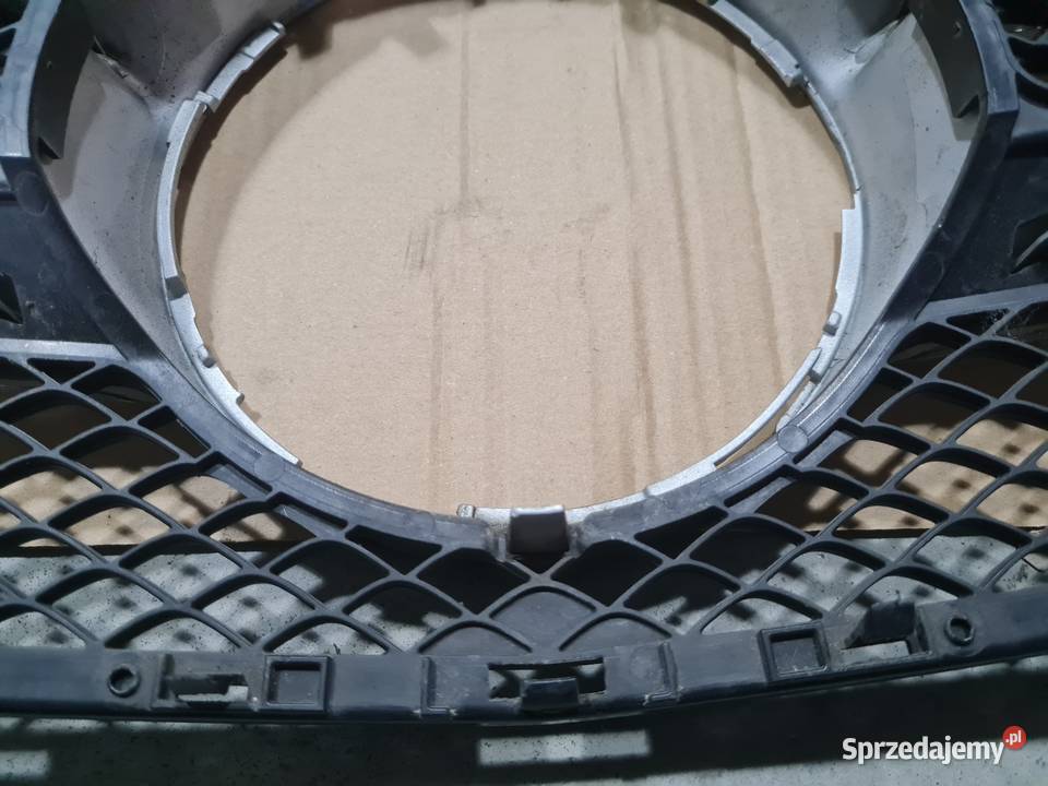 W205 grill atrapa