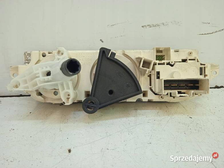 PANEL NAWIEWU 3M5T19980AD Ford Focus Mk2 sprzedam