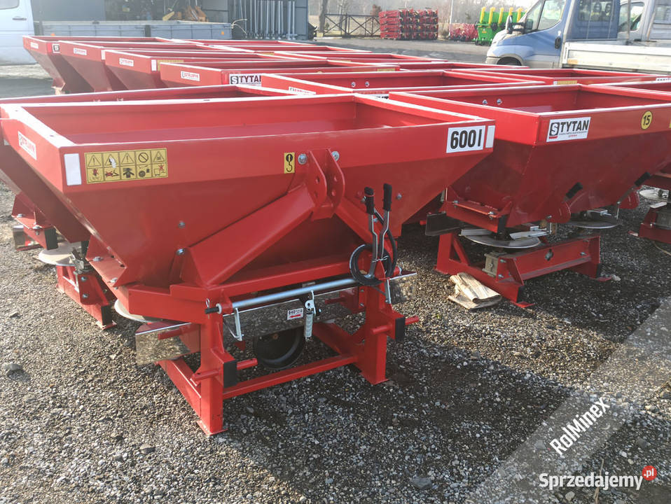 2 tarczowy Rozsiewacz do nawozów Strumyk Tytan Rypin