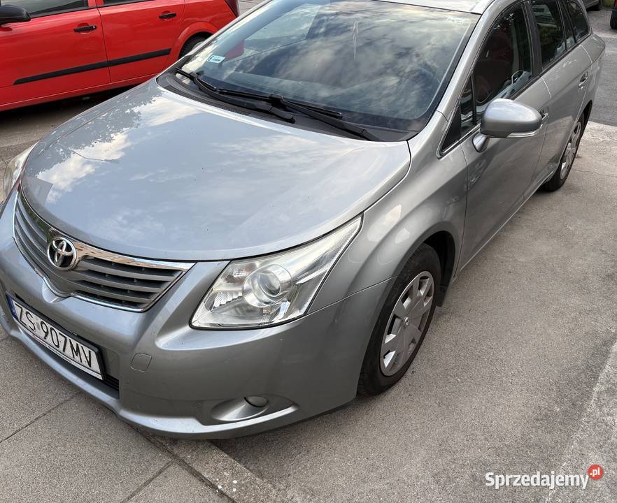 Toyota Avensis 18 Kombi 2009 pewna 2 komplety benzyna Avensis Szczecin
