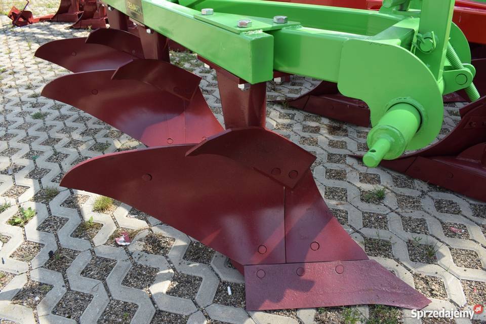 Pług Zagonowy 3 skibowy Trawniki sprzedam