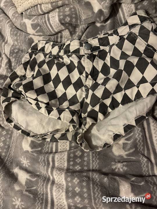 Krótkie spodenki Krótkie Spodnie Krzeszów