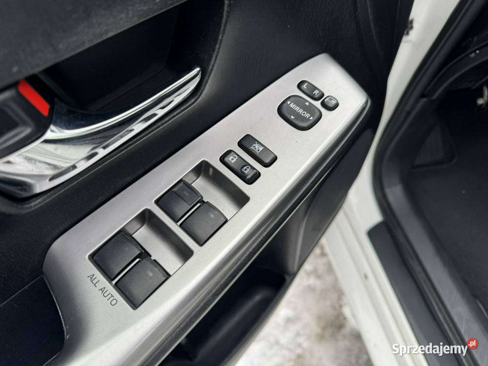 Toyota Prius 18 HSD 136 7 osób Full LED Serwis 358000km Otwock Mały sprzedam