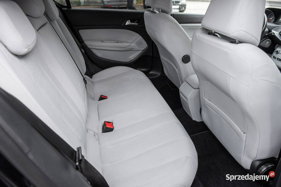 Peugeot 308 GTLine 16BlueHDI 120 Full Led Navi manualna Zwoleń