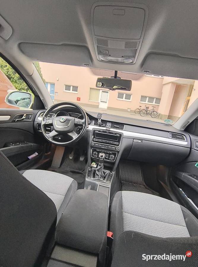 Skoda Superb z niskim przebiegiem wielkopolskie
