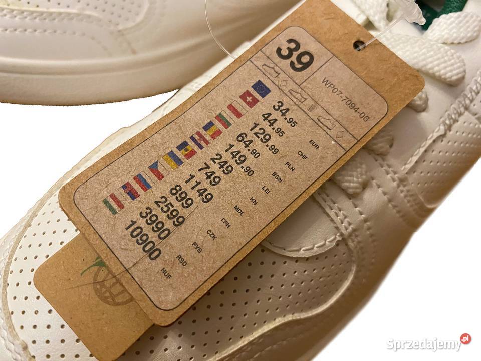 Buty sportowe z podpisem Young Leosi Sprandi świętokrzyskie Kielce