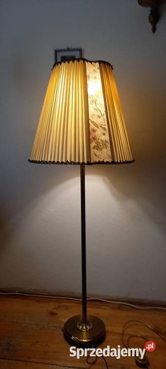 Ładna mosiężna lampa podłogowa z abażurem Antyki