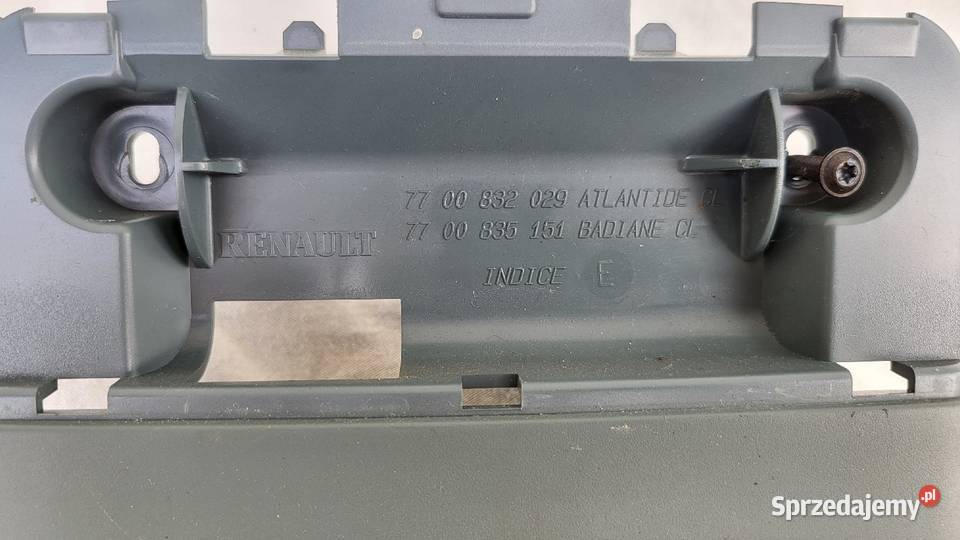 Renault megane 1 lampa sufitowa wielkopolskie Puszczykowo sprzedam