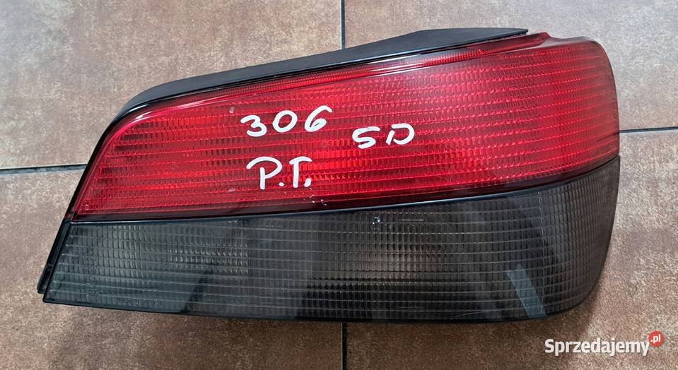 Lampa tył Peugeot 306 lift HB sprzedam