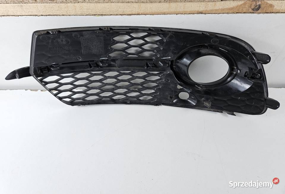 AUDI Q5 SLINE KRATKA PRAWA ZDERZAKA PRZÓD osobowe wielkopolskie Międzychód