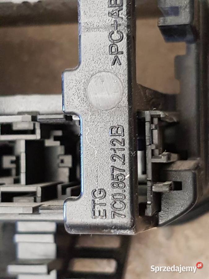 VW CRAFTER II RAMKA PANELU KLIMATYZACJI OSLONA osobowe