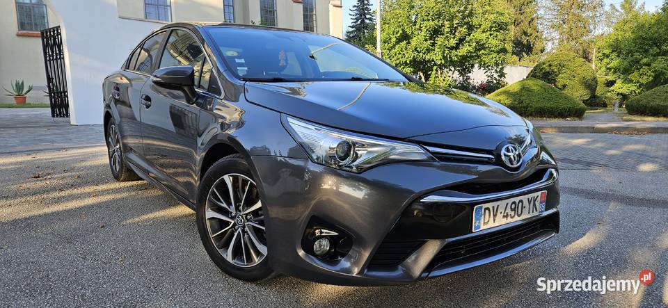 TOYOTA AVENSIS 2015 R 20 manualna Chmielnik