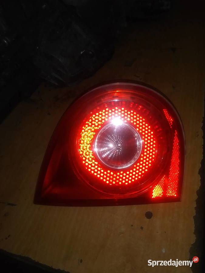 Golf 5 lampa klapy tylnej Lampy tylne sprzedam