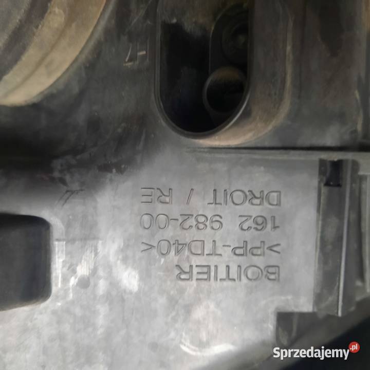 REFLEKTOR PRAWY CITROEN C4 GRAND PICASSO 2011 osobowe Siechnice