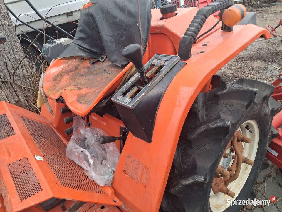 Kubota B40 4x4 uszkodzona Konary
